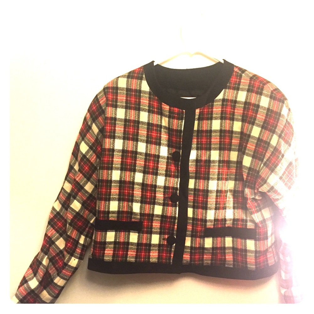 Tweed Blazer 100% wool with silky lining.